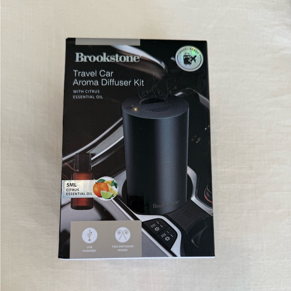 New in box Brookstone USB Aroma Diffuser with Citrus Oil - Black